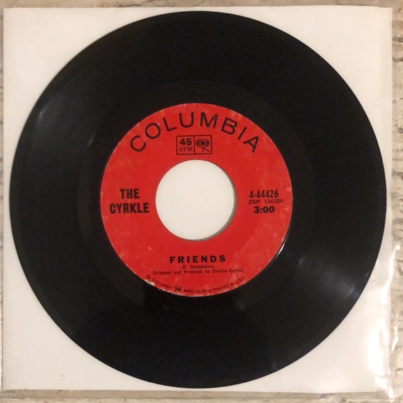 The Cyrkle Reading Her Newspaper/Friends Vinyl 45 Record '68 - Picture 1 of 4
